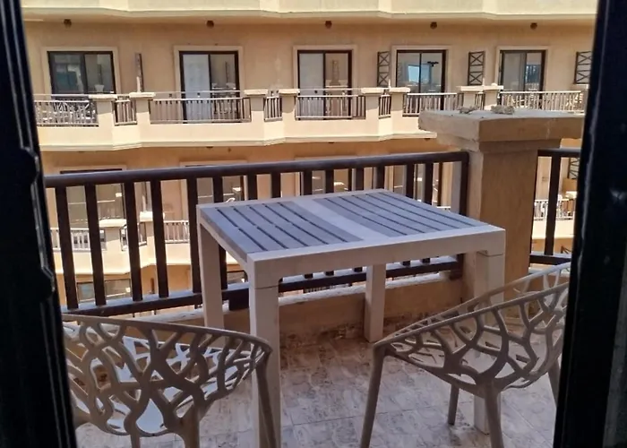 Cozy , Turtles , Side Sea View شقة